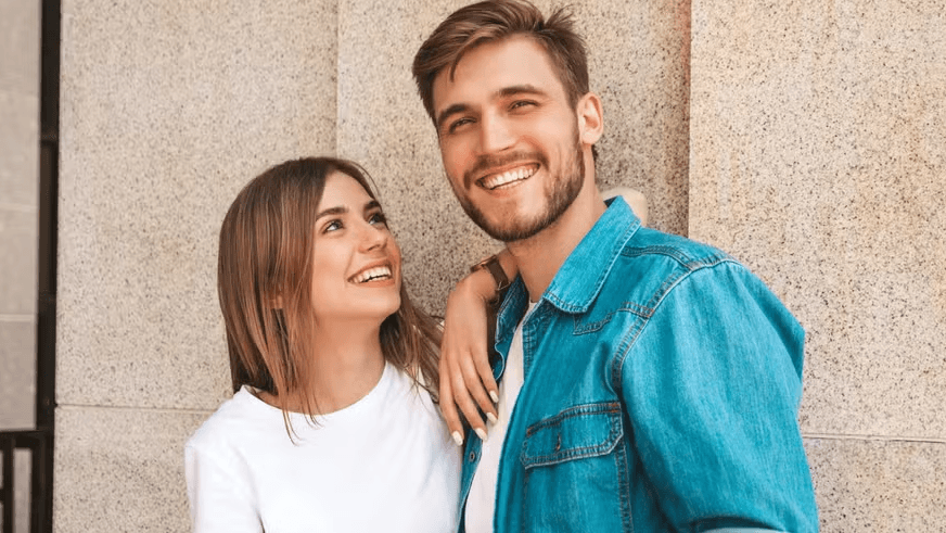 Sexo entre amigos cresce e pode fortalecer relações, apontam estudos