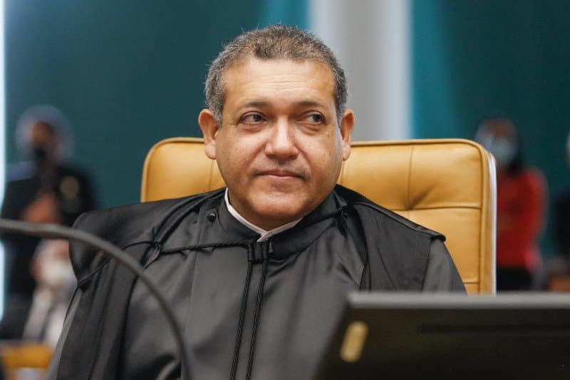 Nunes Marques deve segurar análise de revisão criminal de Bolsonaro até eleição, segundo aliados
