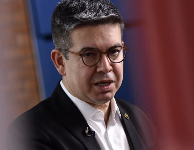Líder do governo no Congresso recua e desiste de ir ao STF tentar barrar quebra de sigilo de Lulinha