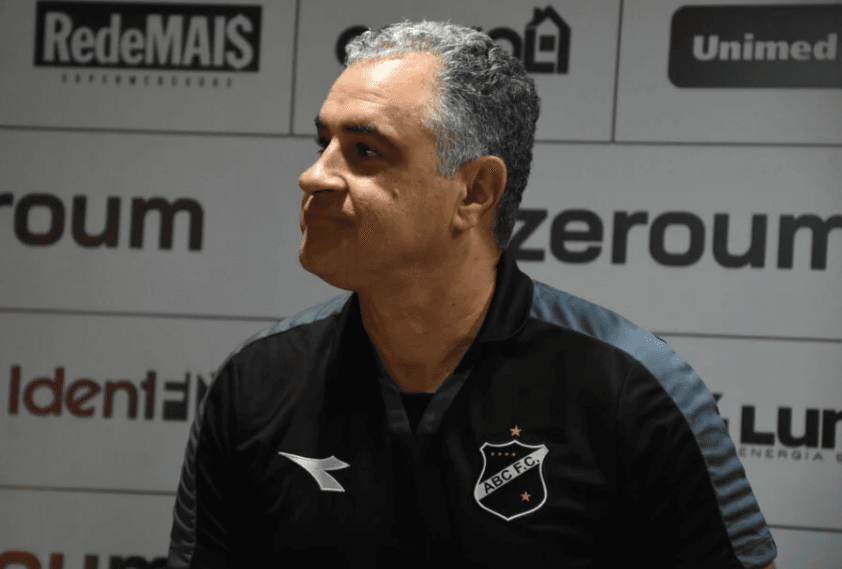 ABC oficializa demissão do técnico Marcelo Chamusca e já busca novo treinador