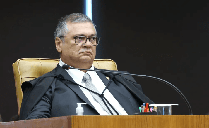Dino diz que STF mais acerta do que erra e que há “falta de moderação“ nas críticas ao Supremo