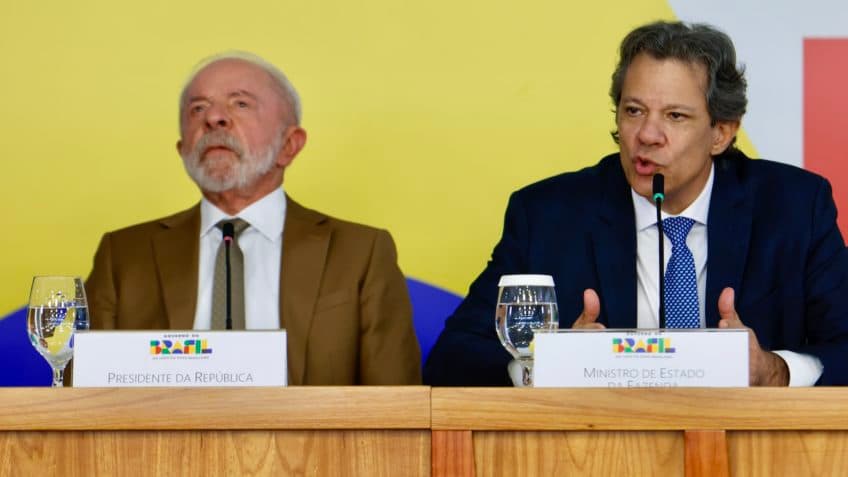 Lula e Haddad criticaram alta dos combustíveis em 2021 e 2022