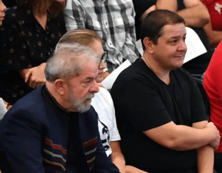 Lula e Paulo Okamotto transferiram R$ 873 mil para Lulinha, segundo dados de quebra de sigilo