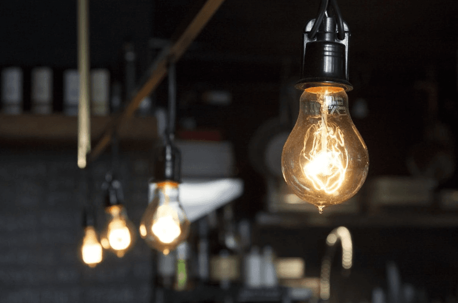 Aneel mantém bandeira verde e conta de luz fica sem taxa extra em abril