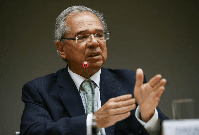 “Se ganhar, terá meu total apoio”, diz Paulo Guedes sobre Flávio Bolsonaro