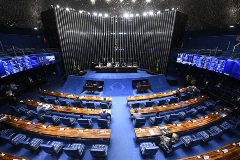 Senado banca R$ 2,5 milhões em passagens de executiva para viagens internacionais