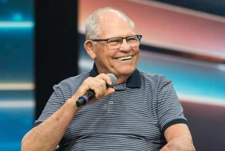 Morre Silvio Matos, voz marcante da TV e da dublagem, aos 82 anos