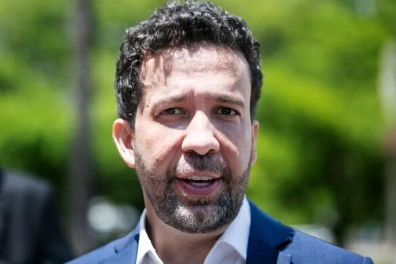 TCU abre investigação sobre emenda de R$ 4 milhões de Janones para cidade governada por ex