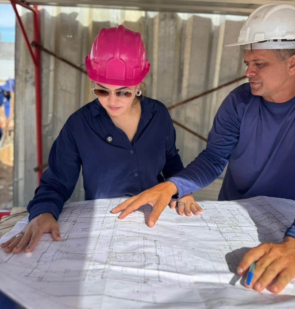 Jussara Sales visita obra de escola de tempo integral e reforça expansão da educação em Extremoz