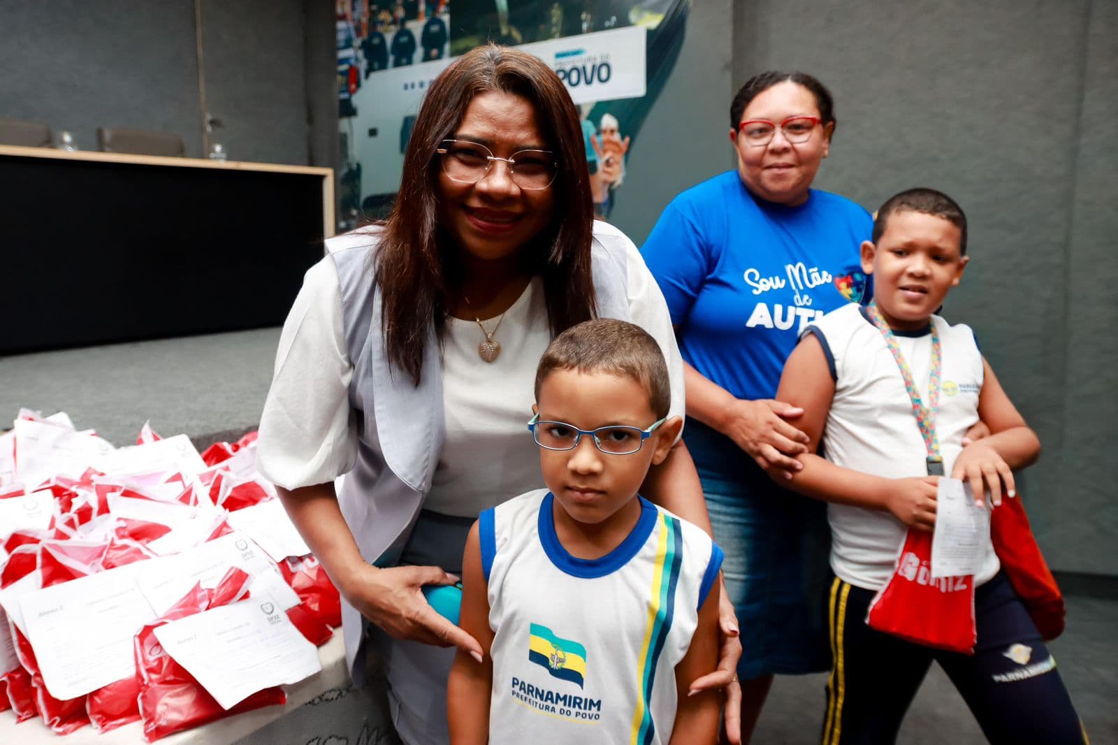 Gestão Nilda garante entrega de mais de 120 óculos a estudantes e amplia cuidado com a saúde visual em Parnamirim