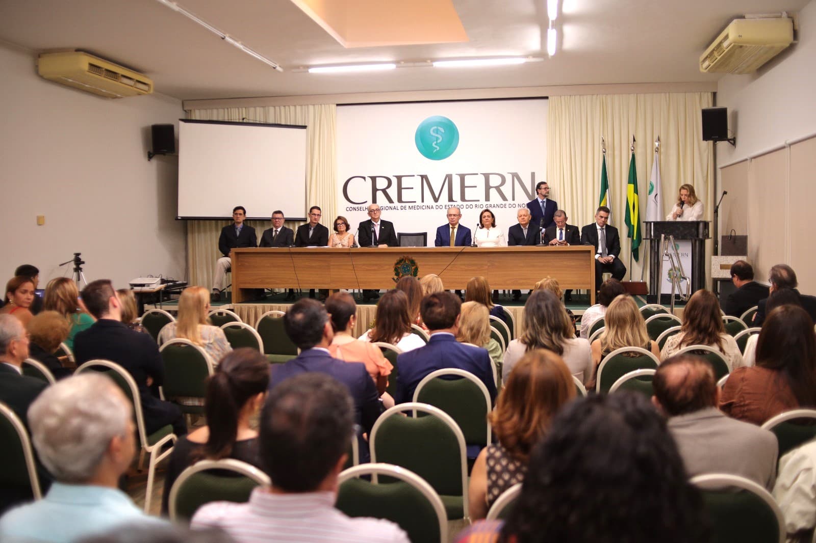 Conselho de Medicina empossa nova diretoria tendo como presidente Dra. Giana da Escóssia Melo