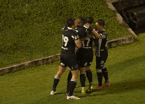 ABC goleia o Laguna e vence a primeira na Série D