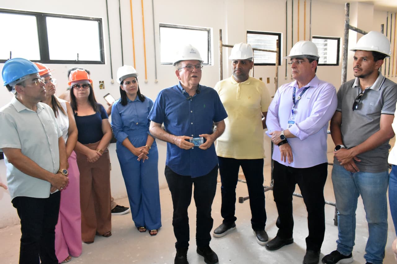 Prefeito Jaime Calado vistoria obras do Hospital Geral de São Gonçalo que ultrapassam 85% de conclusão