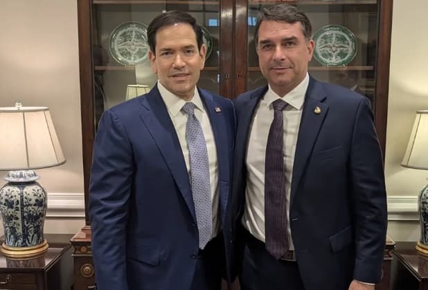 Flávio Bolsonaro se reúne com Marco Rubio e JD Vance e leva pauta sobre PCC, CV e “decretos de Lula”