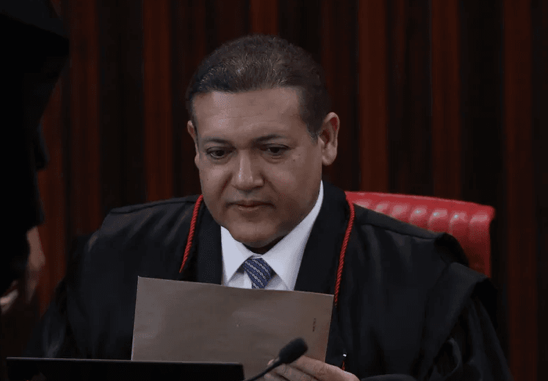 Nunes Marques determina manifestação da PGR sobre pedido de Jair Bolsonaro para reverter condenação por tentativa golpe de Estado