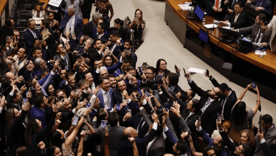 Oposição fala em resgatar ‘PEC da Anistia' no Congresso, após Moraes suspender Lei da Dosimetria