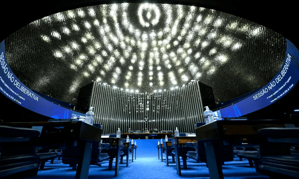 Oposição quer debate sobre transição para fim da escala 6×1 e insistirá em texto alternativo no Senado