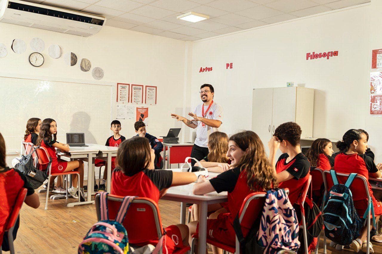 Desafio provoca estudantes da Maple Bear Natal a refletirem sobre o papel da Inteligência Artificial