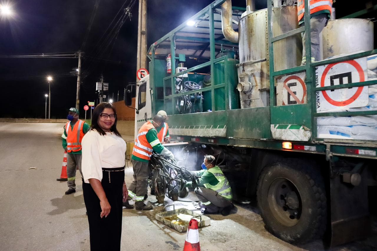Gestão Nilda inicia maior investimento recente em sinalização viária de Parnamirim