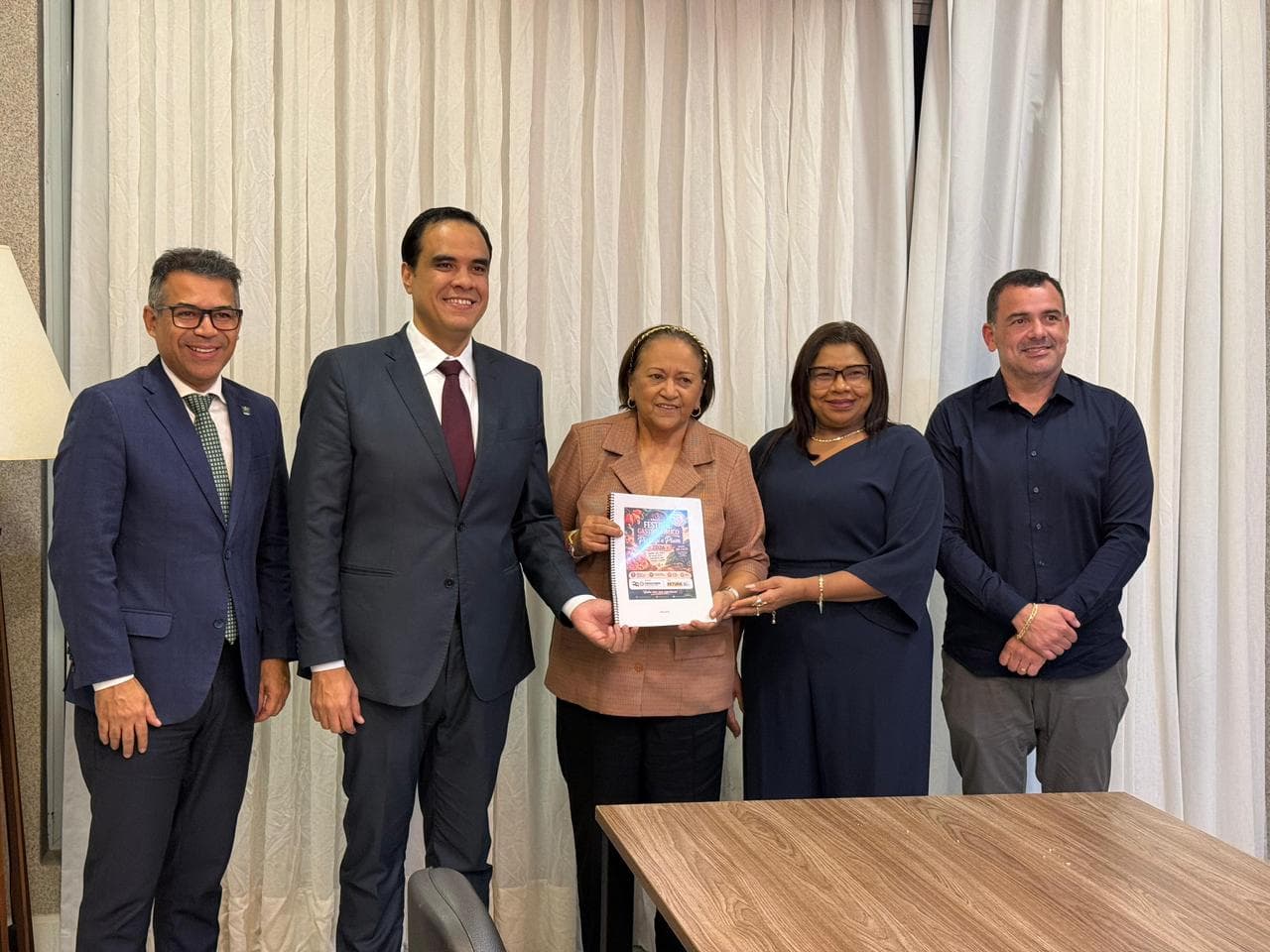 Prefeita Nilda apresenta projetos de turismo ao ministro e garante apoio do Governo Federal