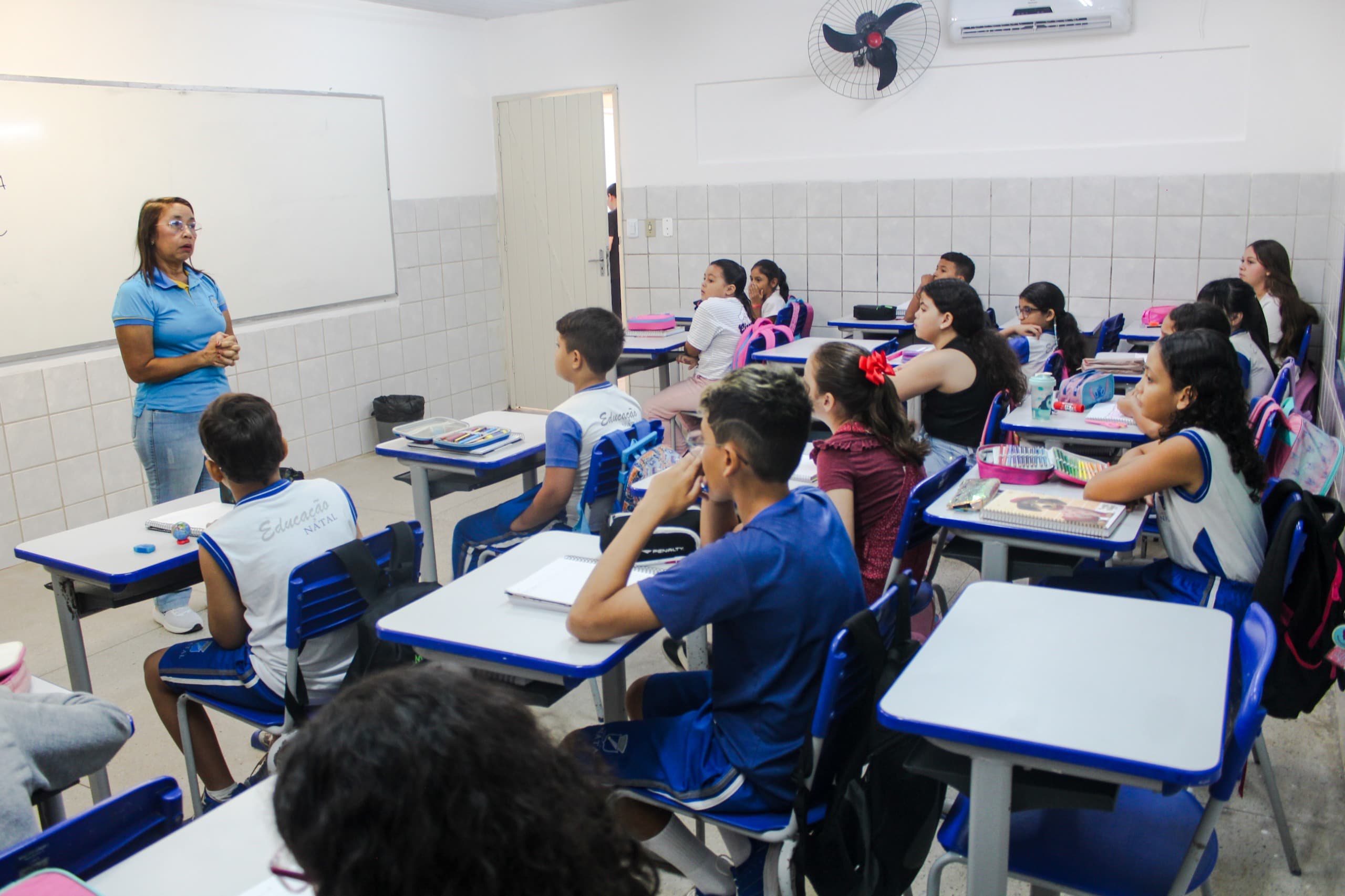 Prefeitura do Natal antecipa 40% do 13º salário para professores da rede municipal