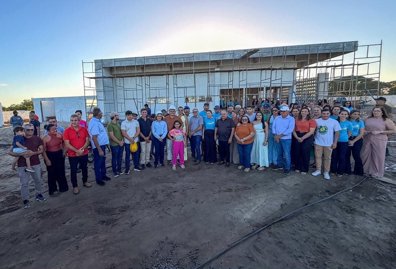 Não basta enviar recursos: Zenaide vai à obra e fiscaliza unidade de saúde que beneficiará quatro comunidades de Brejinho
