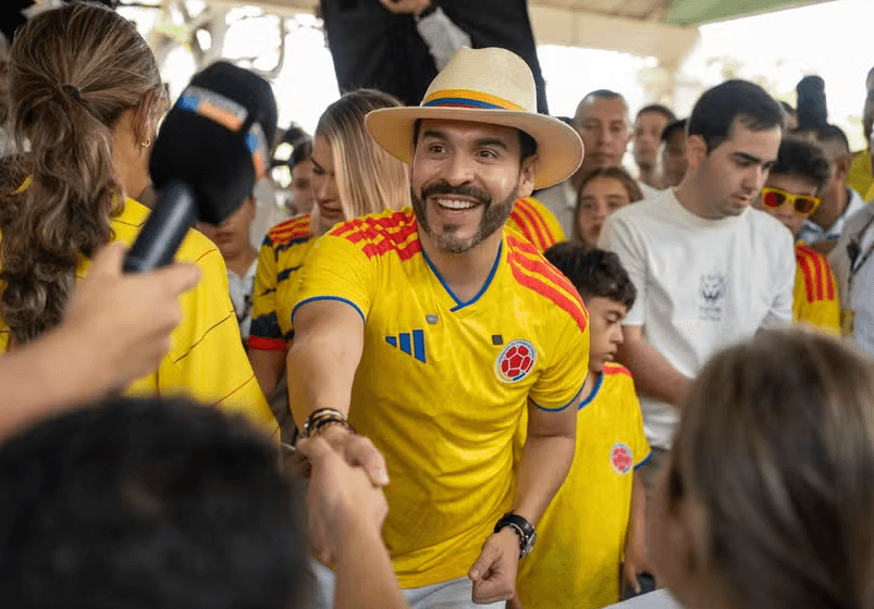 Abelardo de la Espriella vence eleição presidencial e leva a direita ao poder na Colômbia