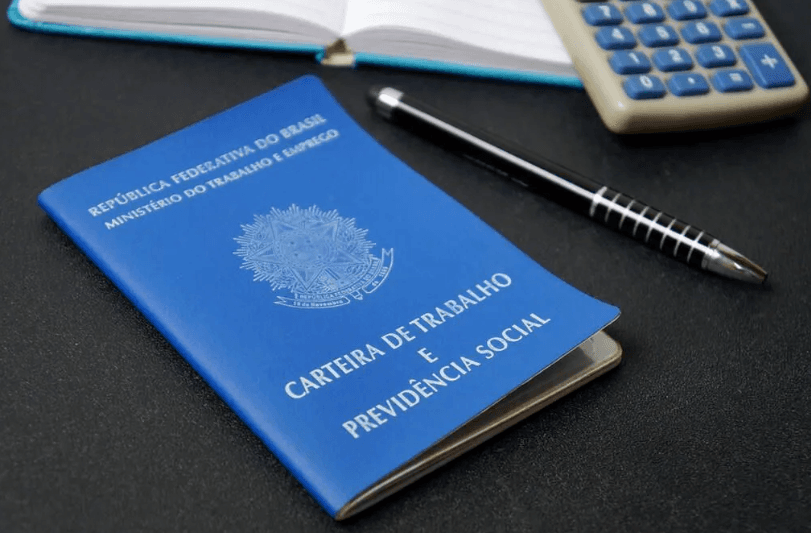 Brasileiro prefere salário e perspectiva de crescimento a jornada reduzida, mostra pesquisa divulgada pela CNI