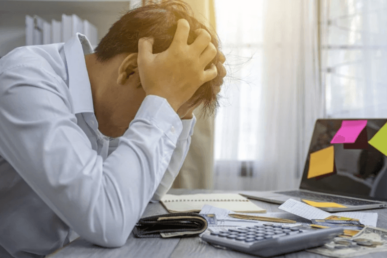 Total de empresas inadimplentes no Brasil chega a 9 milhões e atinge novo recorde, diz Serasa; dívidas somam R$ 220,9 bilhões