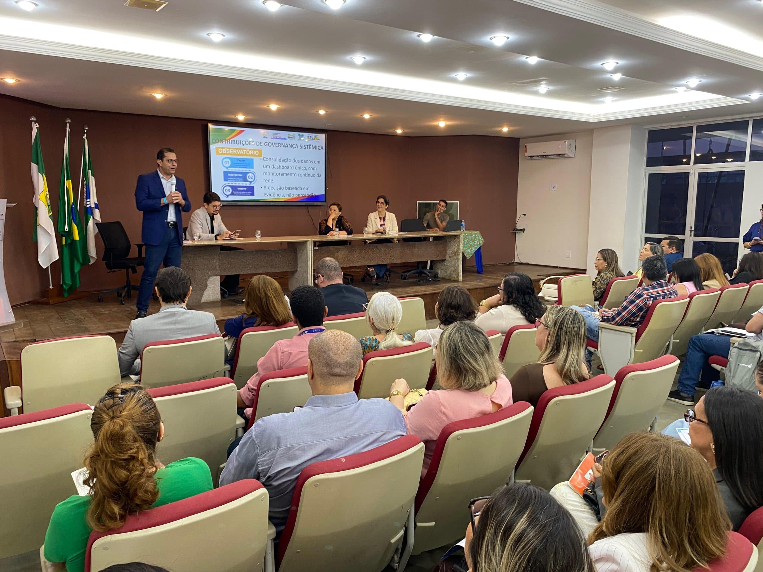 Natal destaca avanços na alfabetização durante encontro estadual de educação