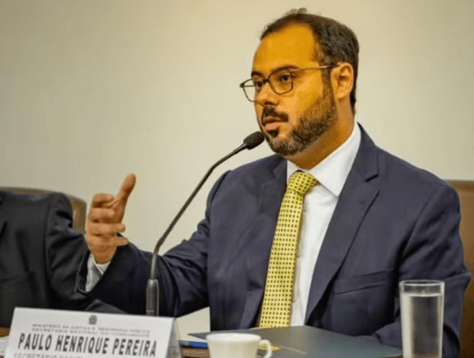 Governo Lula estuda permitir 2º funcionário para MEI depois do fim da escala 6 X 1, diz ministro Paulo Pereira