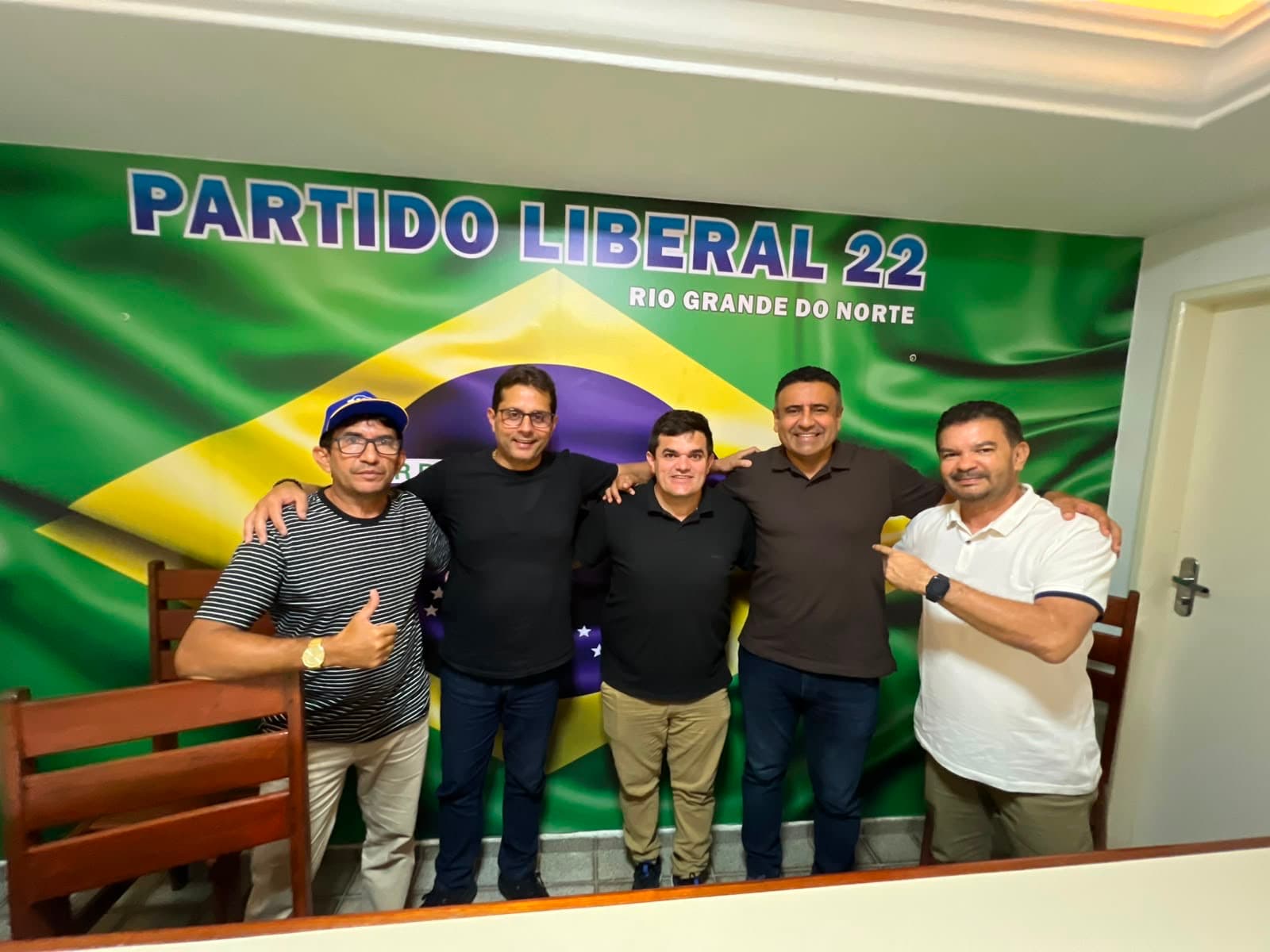 Mossoró: vereador da base de Allyson Bezerra declara apoio a Álvaro Dias
