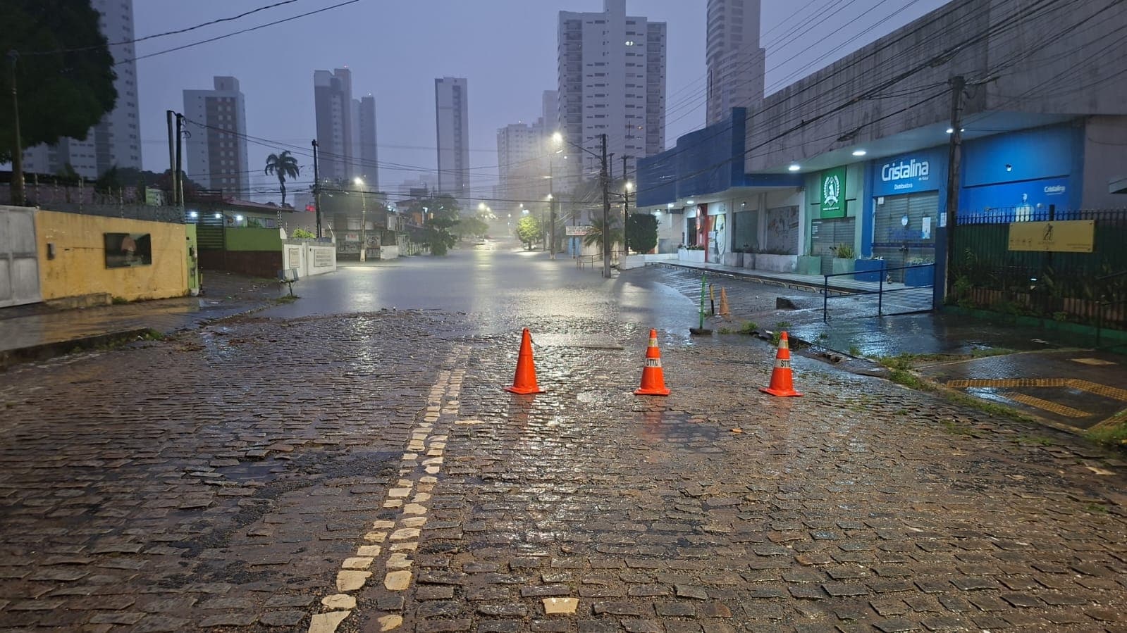 VAI SAIR DE CASA? Veja como está o trânsito em Natal após a chuva neste sábado (18)