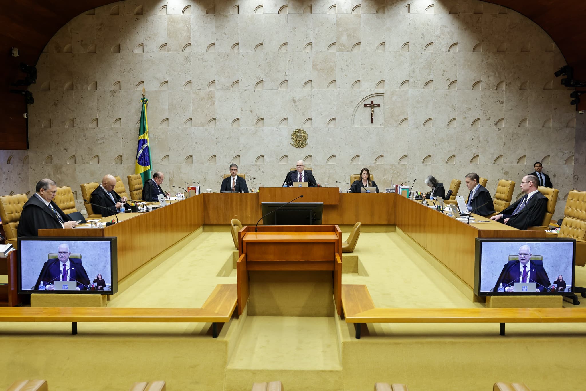 LEVANTAMENTO: 83% das ações contra deputados no STF miram a direita, diz colunista