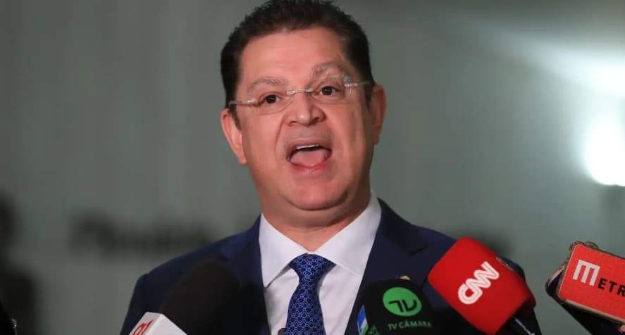 PROVOCAÇÃO: Líder do PL ironiza pênalti perdido pelo Brasil: "Foi aos 13 minutos"