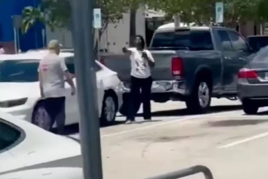 Mulher mata a tiro veterano do Exército durante disputa por vaga de estacionamento