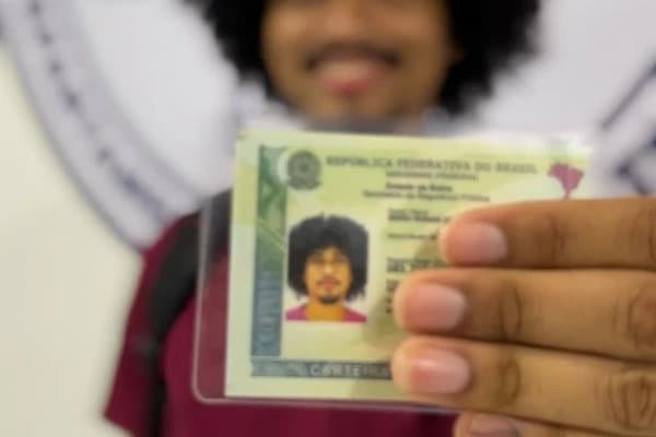 Governo define prazo para troca do RG antigo pela nova Carteira de Identidade; veja até quando vale