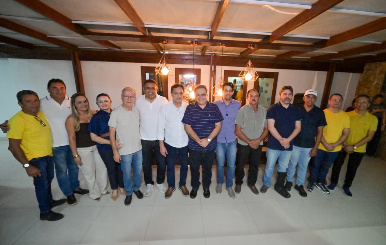 Líder em aprovação: Prefeito de Serra Caiada, ex-prefeito e grupo de vereadores anunciam apoio à candidatura de Álvaro Dias