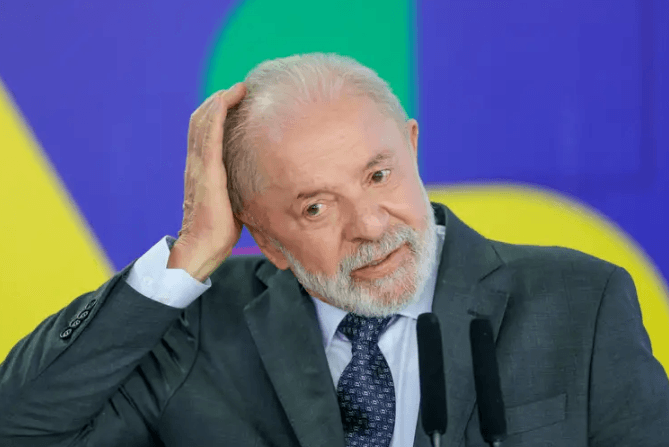 Governo Lula avalia que tarifaço só será negociado após as eleições, caso taxa seja confirmada pelos EUA