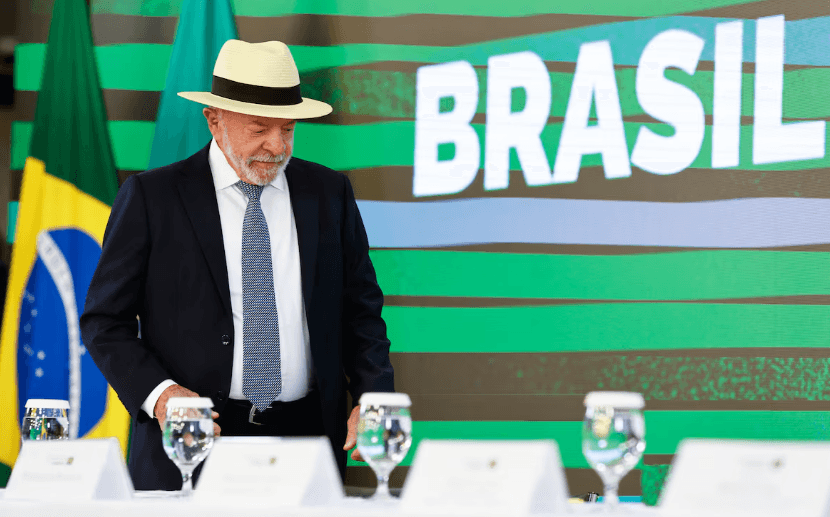 Recurso de Lula à OMC contra tarifaço de Trump é "enganação"; órgão está paralisado desde 2019, diz Cláudio Humberto