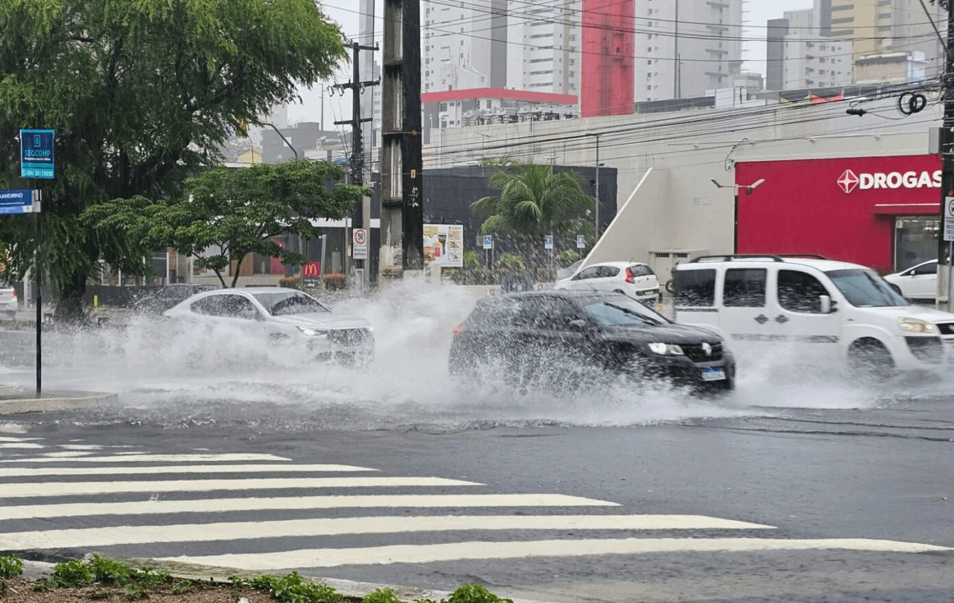 Natal tem duas vias intransitáveis e nove pontos em atenção após chuvas, aponta STTU