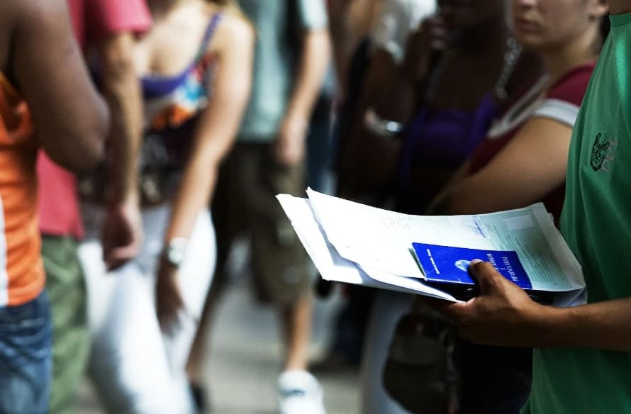 SINAL VERMELHO: RN amarga o 2º pior saldo de empregos do Brasil e cria só 716 vagas em 2026