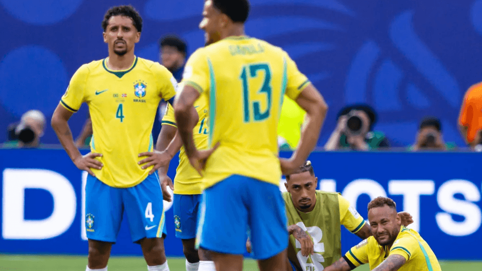 Só um dos 26 jogadores da seleção retorna ao Brasil em voo fretado da CBF após eliminação na Copa