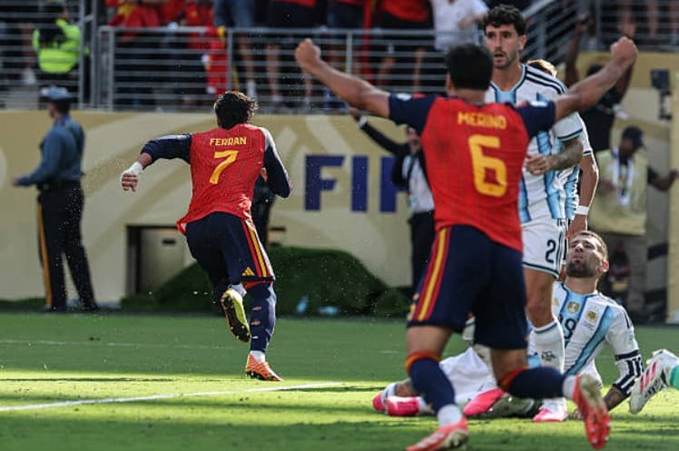 BICAMPEÃ: Espanha vence a Argentina na prorrogação e conquista a Copa do Mundo pela segunda vez