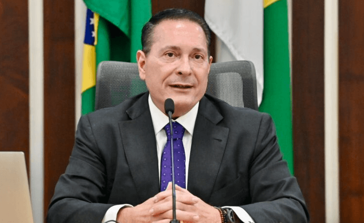 Ezequiel emite nota informando que comunicou a Fátima decisão de apoiar Álvaro: “vamos ter caminhos distintos na parte política”