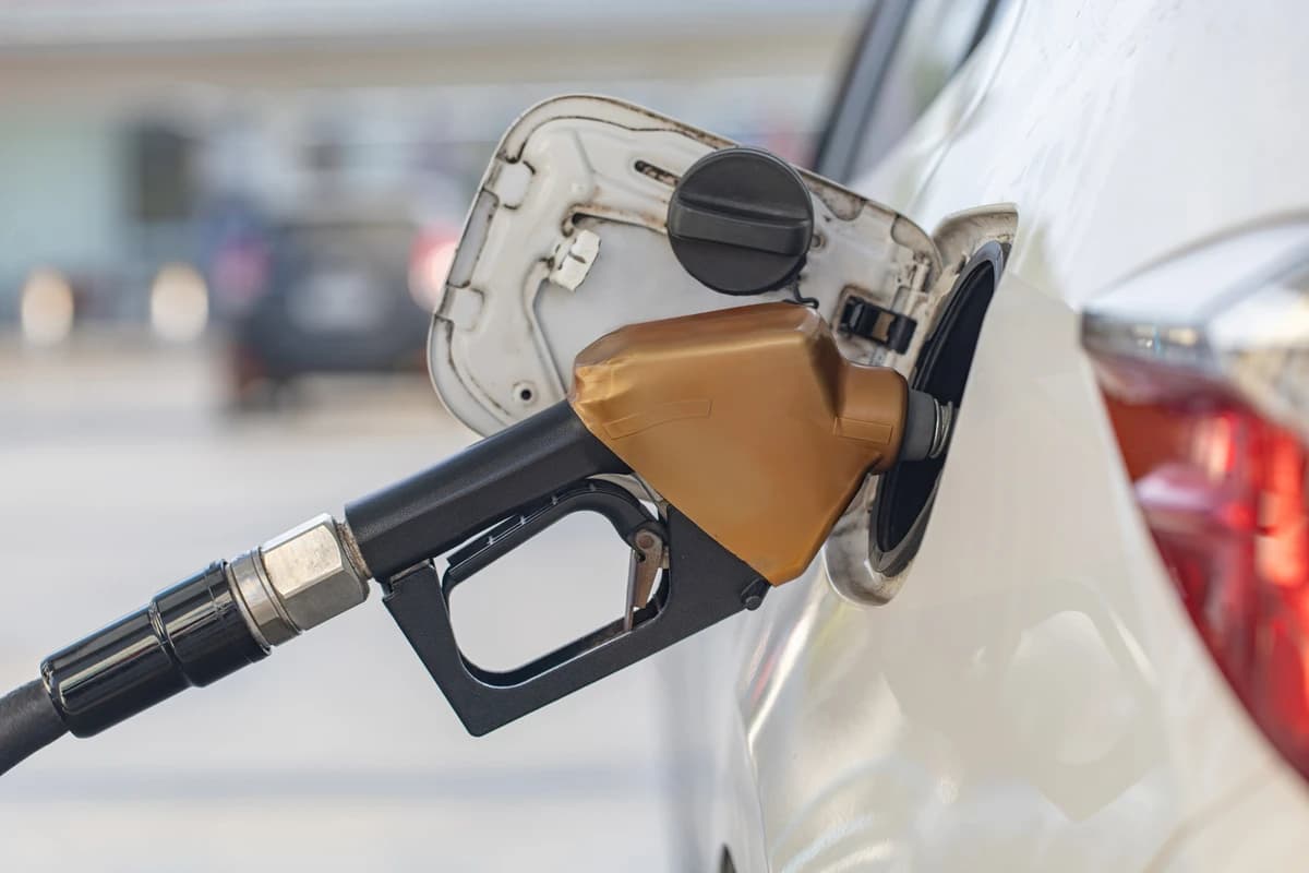 ALERTA: Veja como proteger seu carro da ‘nova gasolina' aprovada pelo governo Lula