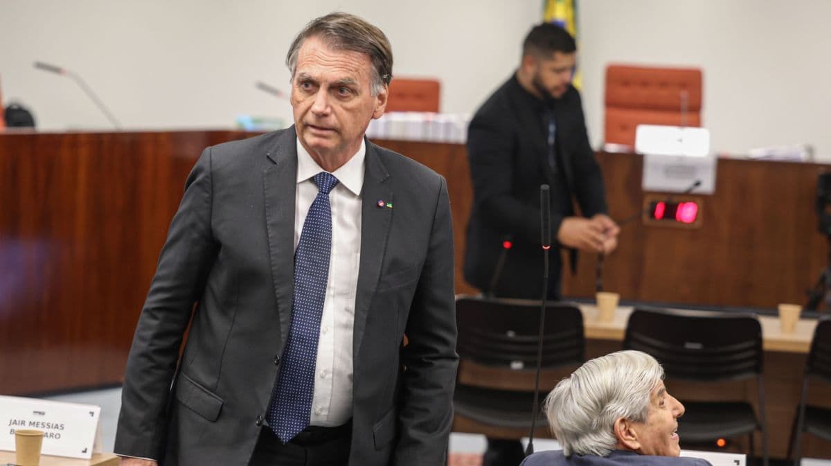 Bolsonaro não cometeu crime em caso de arma apreendida, conclui Polícia Civil