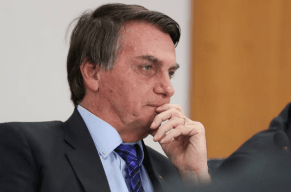 Relatórios indicam melhora clínica, mas apontam efeitos colaterais de medicamentos em Bolsonaro