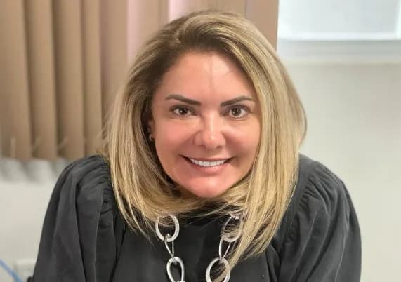 Justiça bloqueia R$ 227 mil de ex-mulher de Bolsonaro