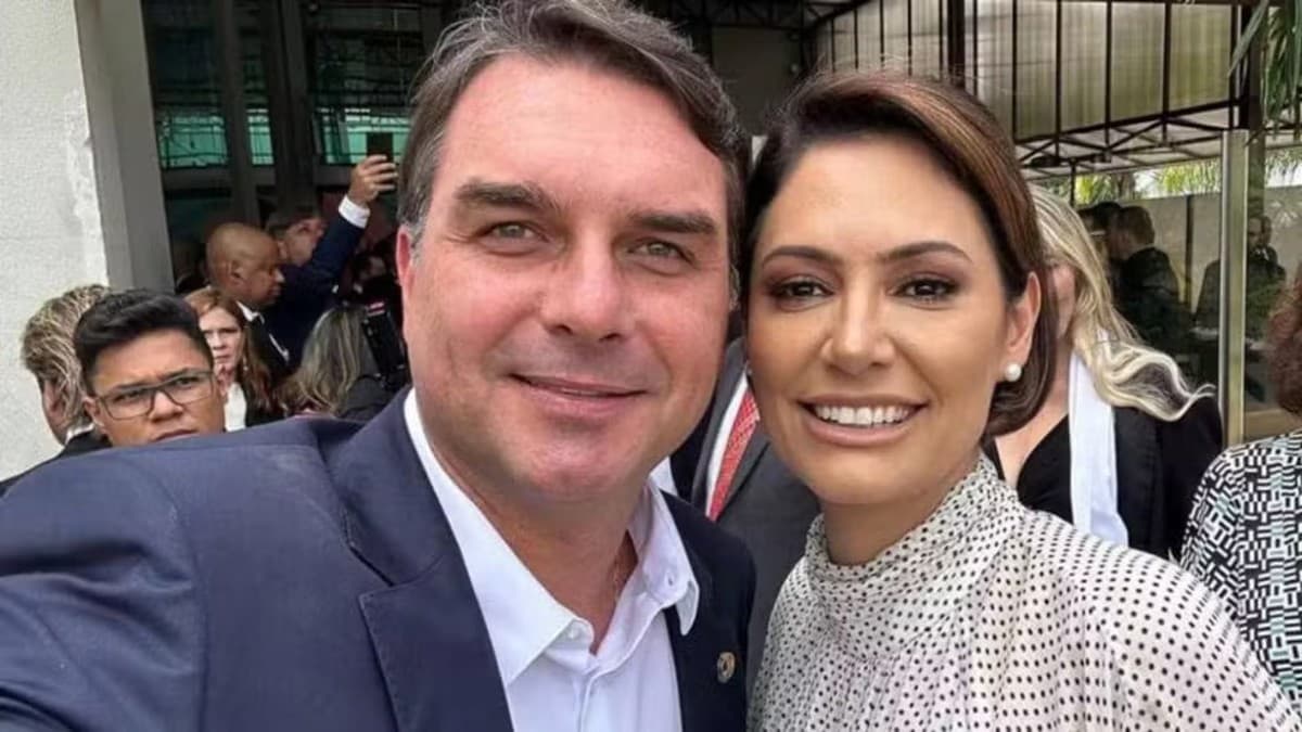 [VÍDEO] Flávio levanta bandeira branca e convida Michelle: "Nosso Brasil não aguenta mais 4 anos de PT"